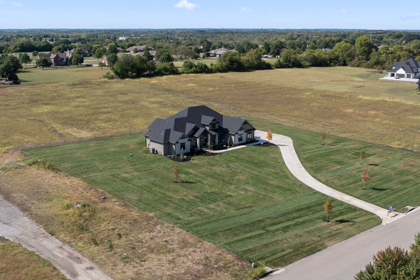 Dreams & Design Building — 10004 Stonehaus Dr