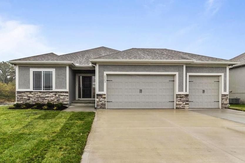 Dave Richards Homebuilding, Inc. — 1008 NW Crestwood Dr