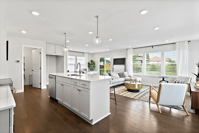 clover & hive — 12711 S Burrows St