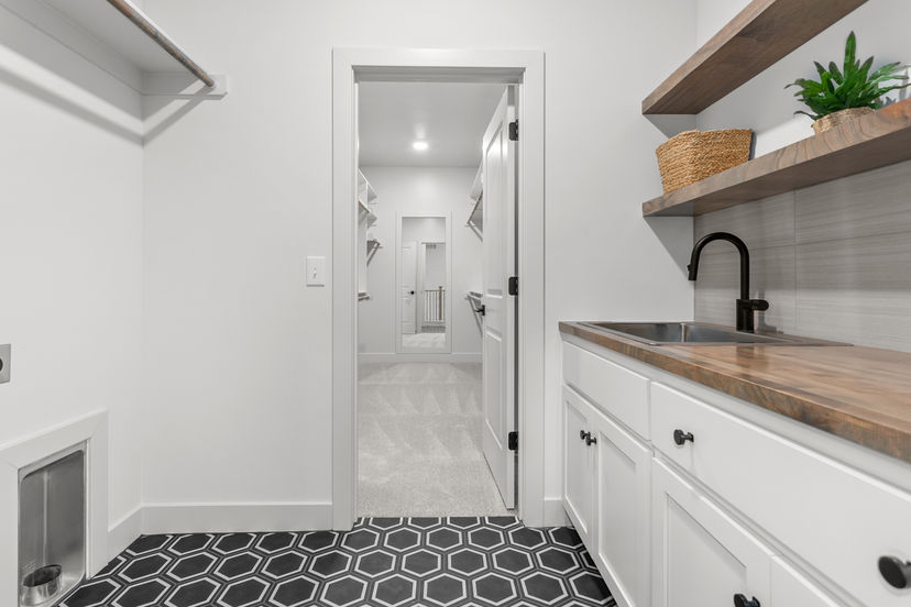 Elevate Design + Build, LLC — 404 NE Pavilion Dr