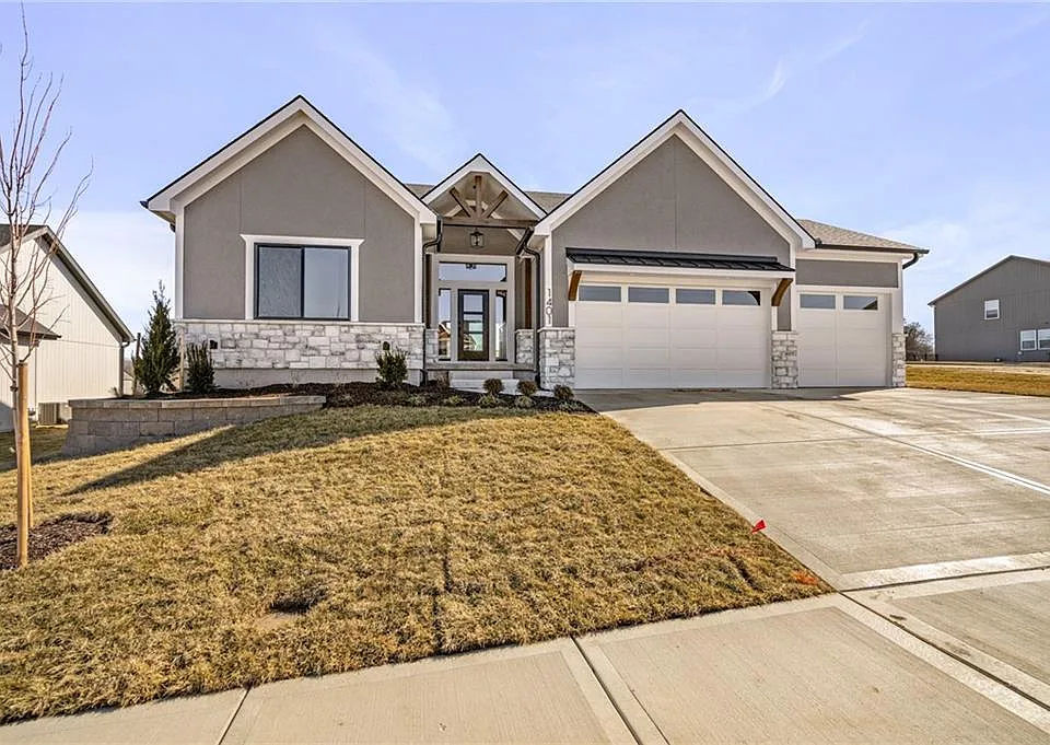 Walker Custom Homes — 1401 Kintyre Ct