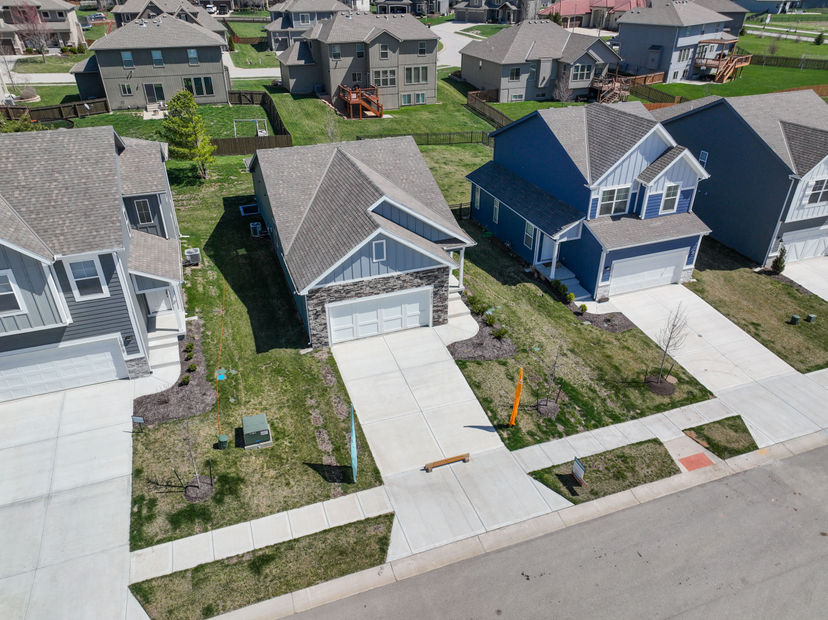 clover & hive — 12617 S Burrows St
