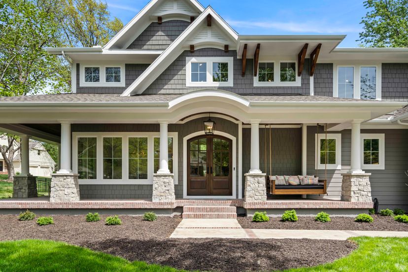 Roeser Homes — 6123 Howe Dr