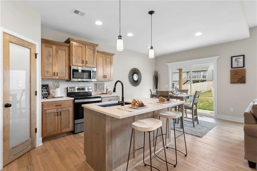 Dave Richards Homebuilding, Inc. — 2347 NE Skopelos Ct