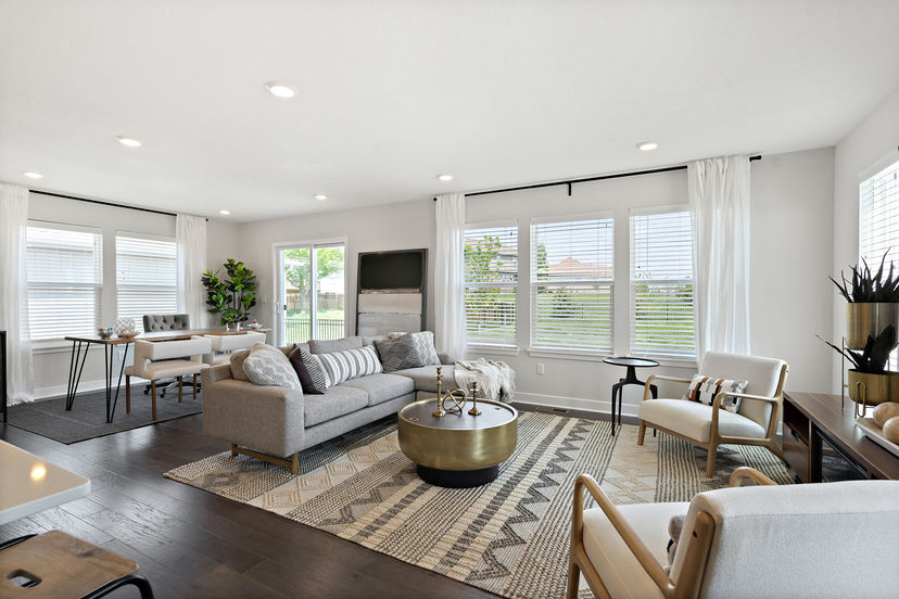 clover & hive — 12711 S Burrows St
