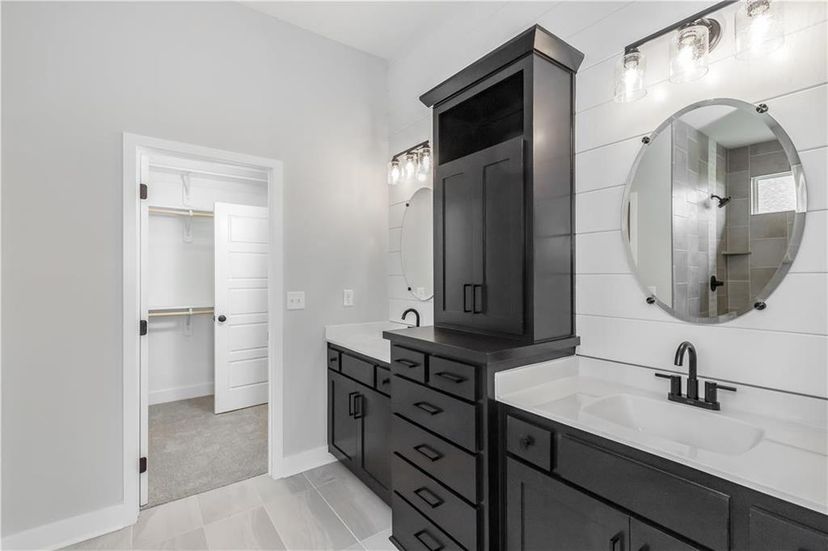 Dave Richards Homebuilding, Inc. — 808 NW Hickory Ridge Dr