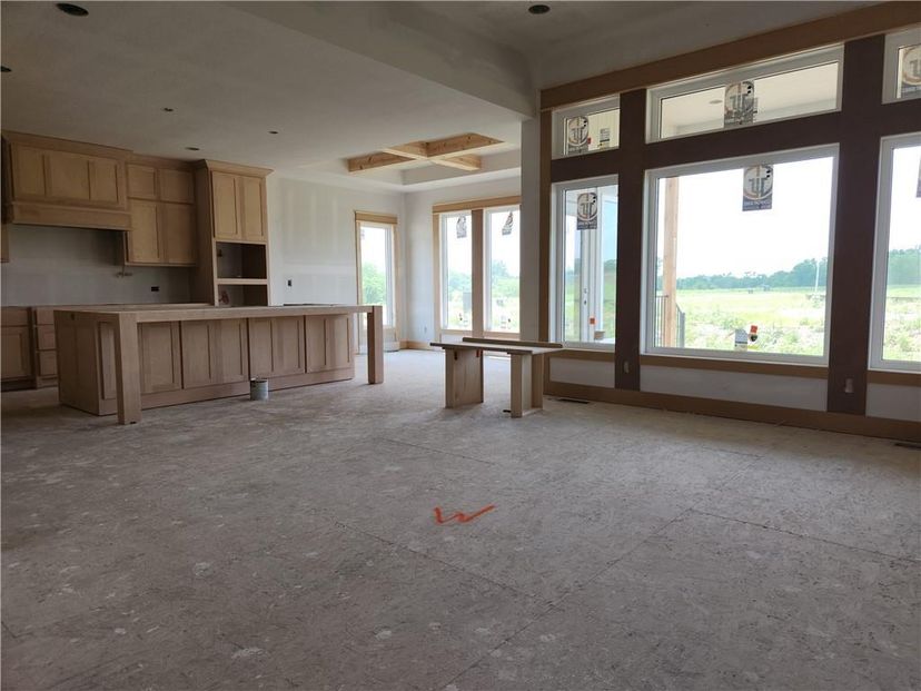 Dreams & Design Building — 4240 Aspen Dr