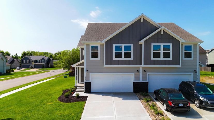 Summit Homes — 1303 S 4th St E