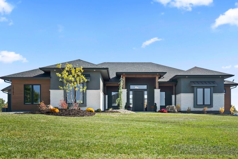 Dreams & Design Building — 19103 Bella Terra Rd