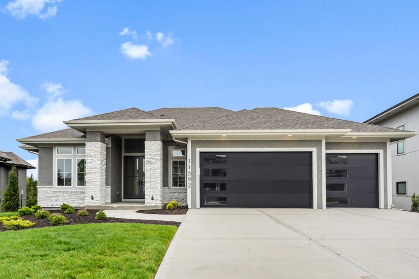 Roeser Homes — 11592 S Mize Rd