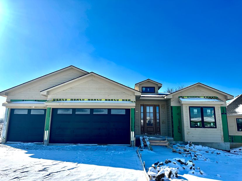 NEW LEAF CONSTRUCTION LLC — 913 Savannah Ln