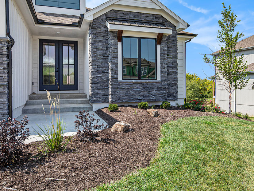 Stewart Builders LLC — 3208 SW Saddelbred Ter