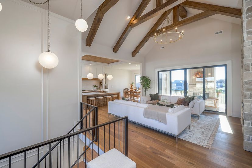 JW-Thomas  — 561 S Shore Dr