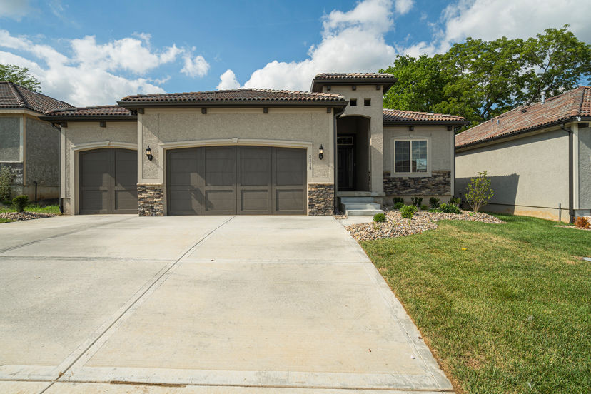 Summit Homes — 2118 NW Ashurst Dr