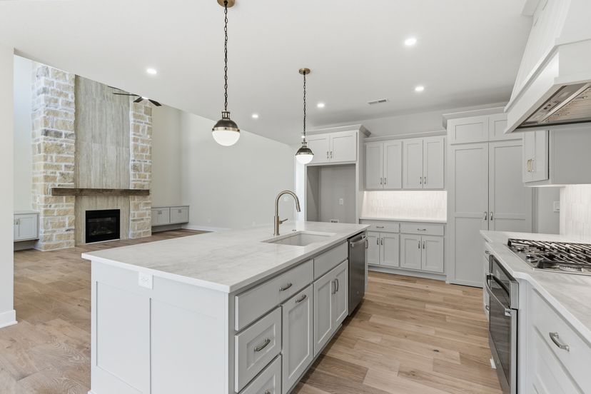 816 Building Company  — 8364 NE 77th St