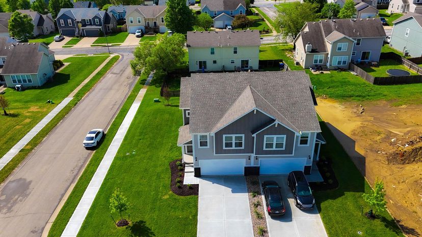 Summit Homes — 1303 S 4th St E