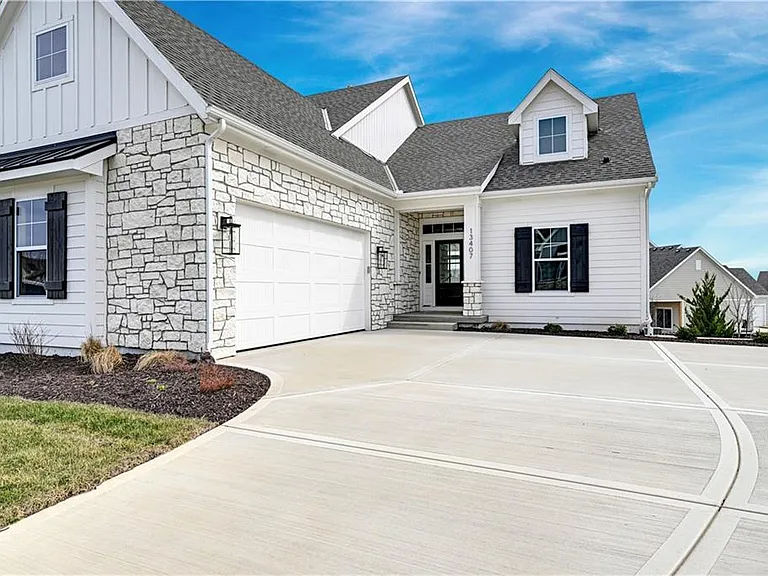 Chapel Hill Villas — 13407 W 174th Ter