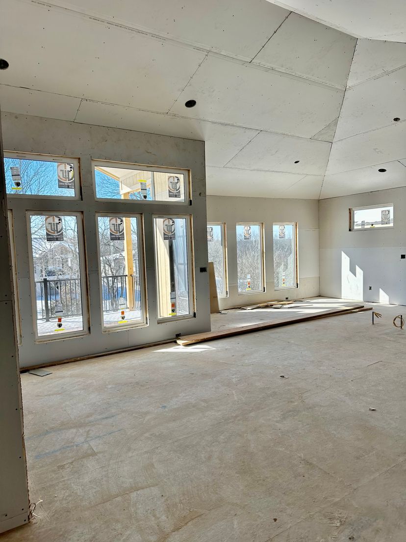 NEW LEAF CONSTRUCTION LLC — 913 Savannah Ln