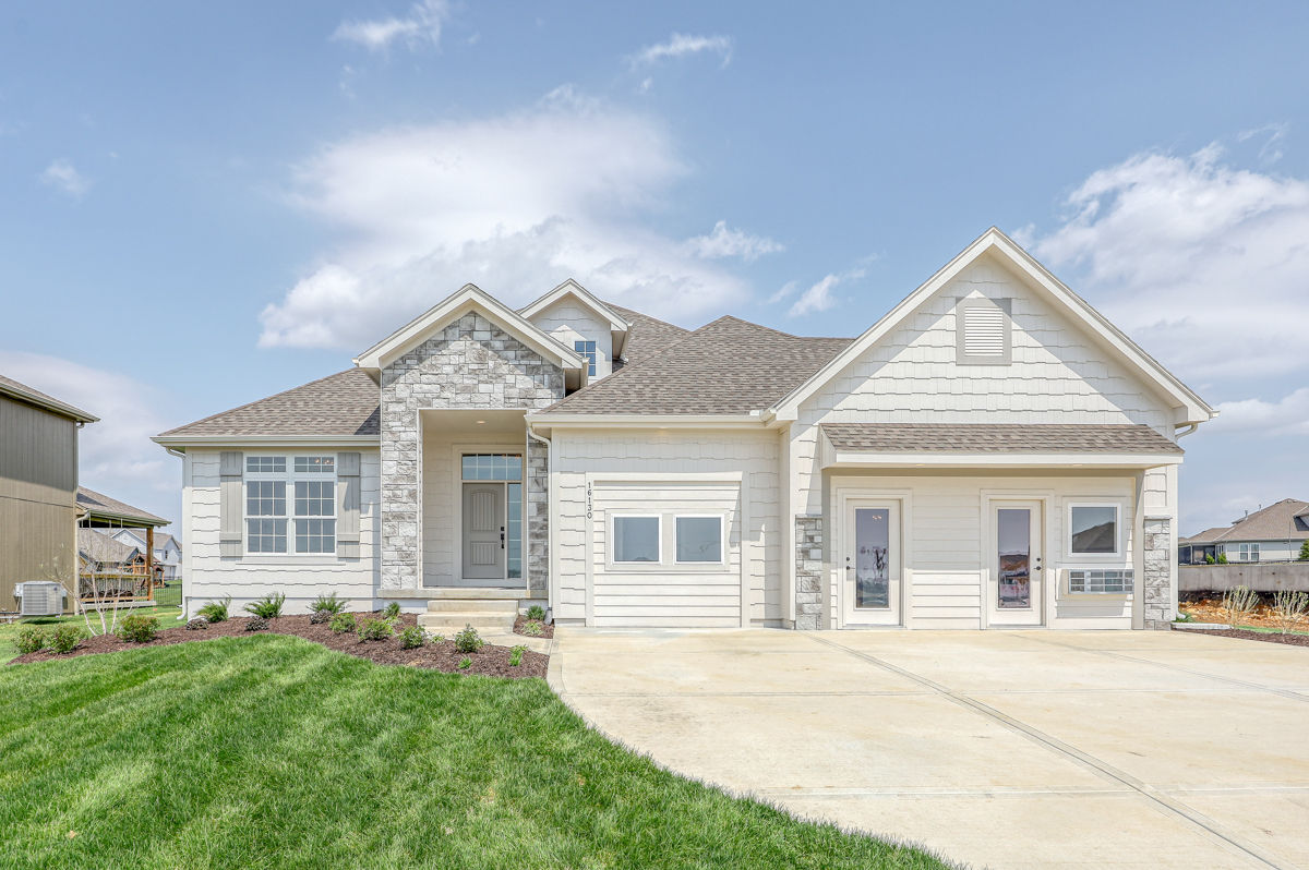 Comerio Homes — 16130 W 166th Ct