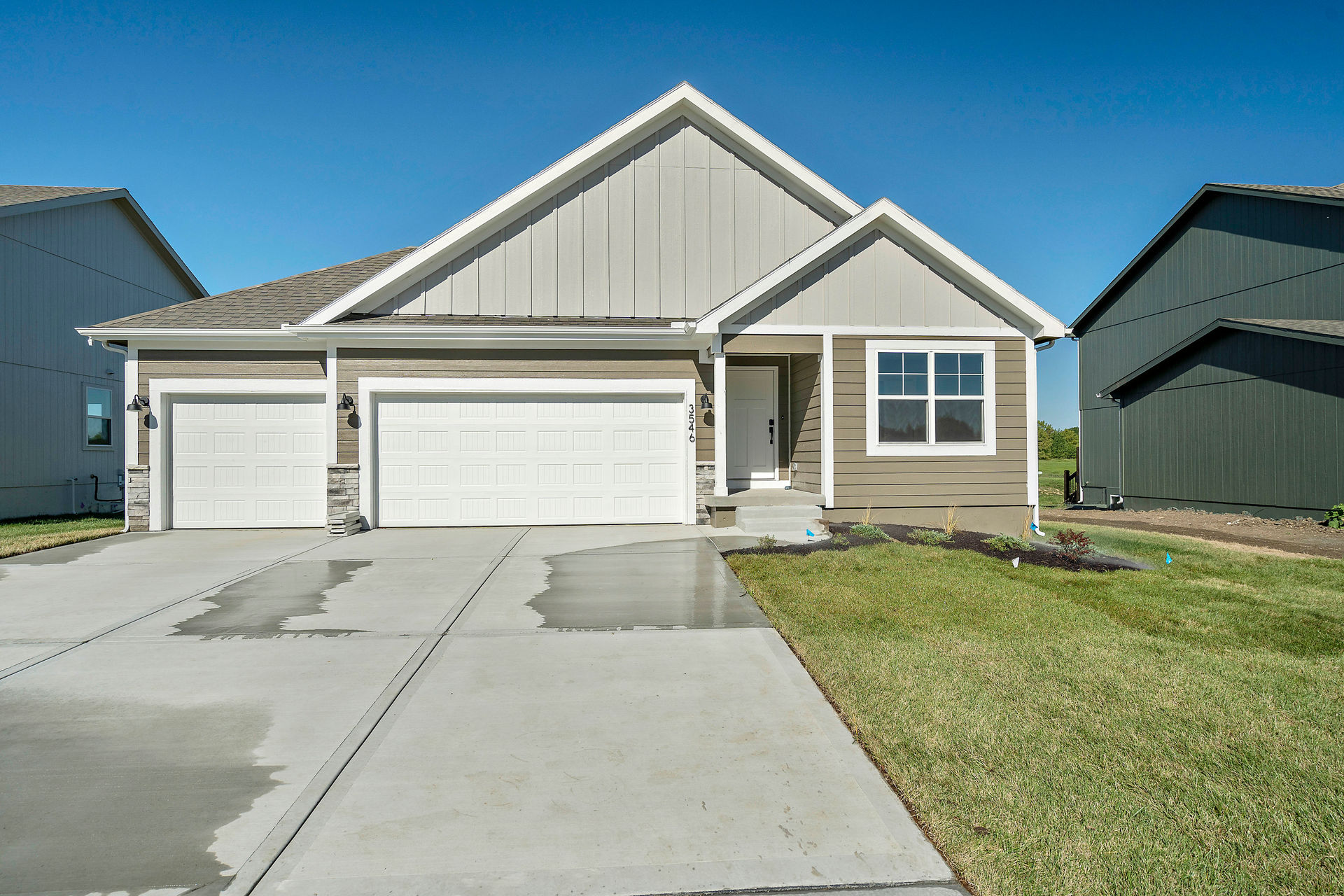 clover & hive — 3546 SE Corbin Dr
