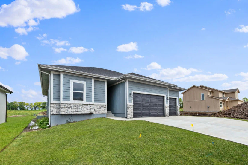 Lamendola Custom Homes LLC — 19632 W 196th St
