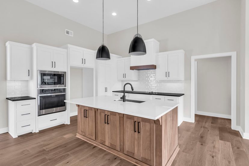 SAB Construction, LLC — 10616 N Bell St
