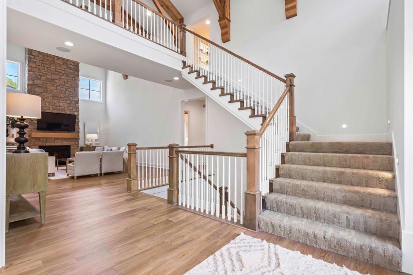 Roeser Homes — 6123 Howe Dr