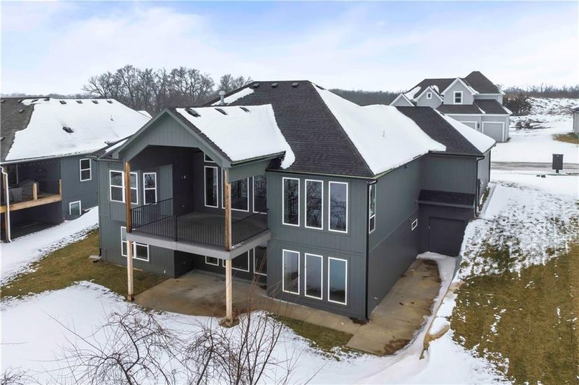 Dreams & Design Building — 1609 SW 27th St