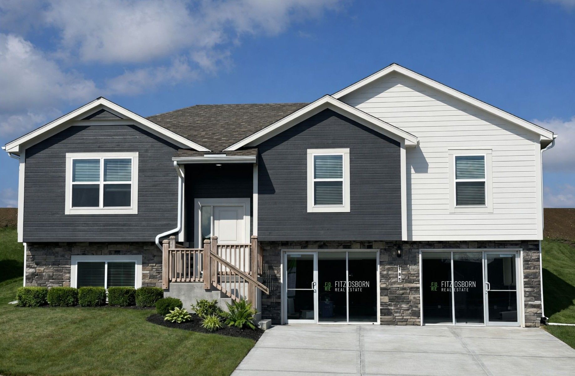 Country Club Homes — 508 Foxglove Ln