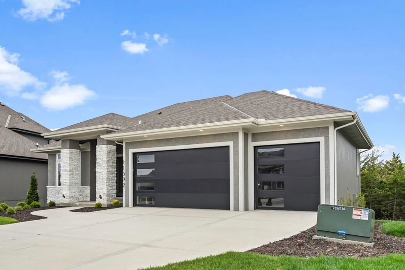 Roeser Homes — 11592 S Mize Rd