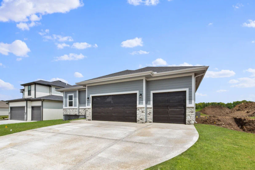 Lamendola Custom Homes LLC — 19632 W 196th St
