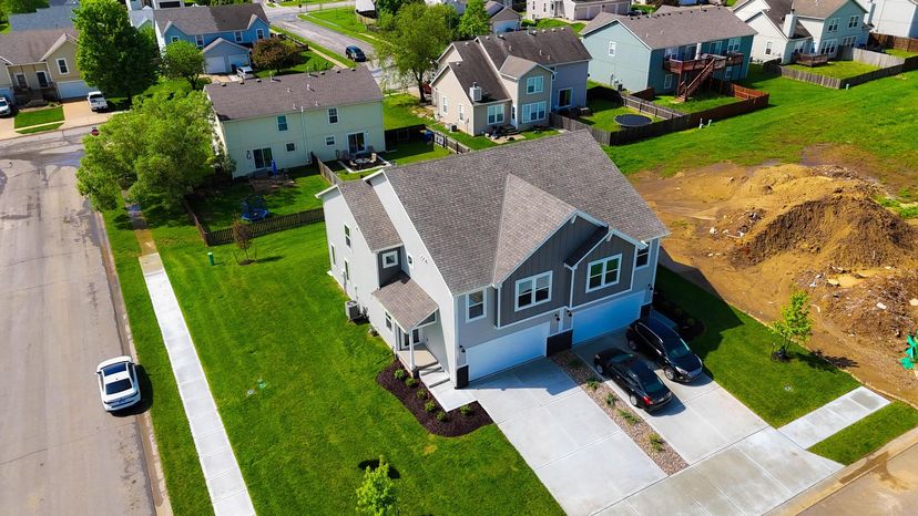 Summit Homes — 1303 S 4th St E