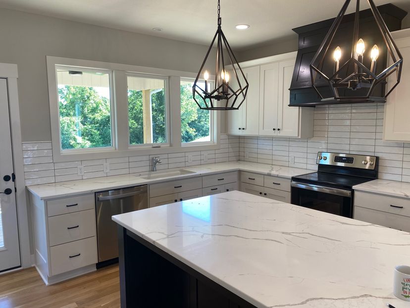 Aspen Home Builders LLC — 2006 SW Red Barn Ln