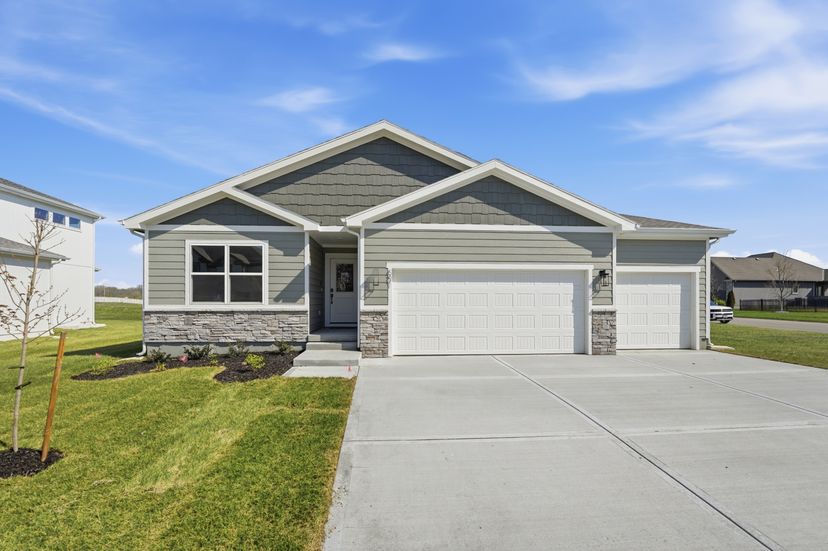Avital Homes — 501 SW Newport Dr