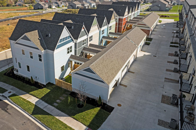 NLV Townhomes LLC  — 441 SW Longview Blvd