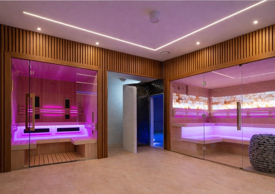 Luksusowa strefa wellness w Piastun SPA z nowoczesnymi saunami i klimatycznym oświetleniem LED