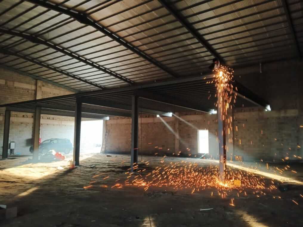 مظلات سيارات