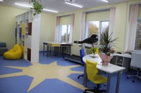 Darbui su individualių poreikių turinčiais vaikais skirta klasė aprūpinta reikiamomis priemonėmis. /