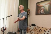 Gražiai paprašytas, Vaclovas ir padainuoja./