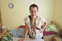 Birutė didžiuojasi savo iškovotais medaliais. /