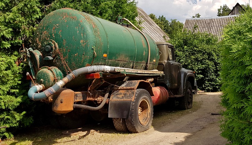 Valstybės geri ketinimai skęsta nuotekų duobėse