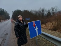 Griūvantis tiltas per Šunijos upę. /