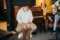 Daršanas groja grupėje „Uphill 7“./