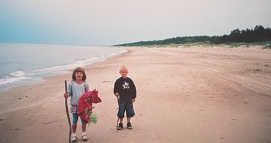 article Buvome laikomi lepūnėliais arba tėvų talentų tęsėjais: kaip žinomų žmonių vaikams atsirūgo jų tėvų šlovė cover image