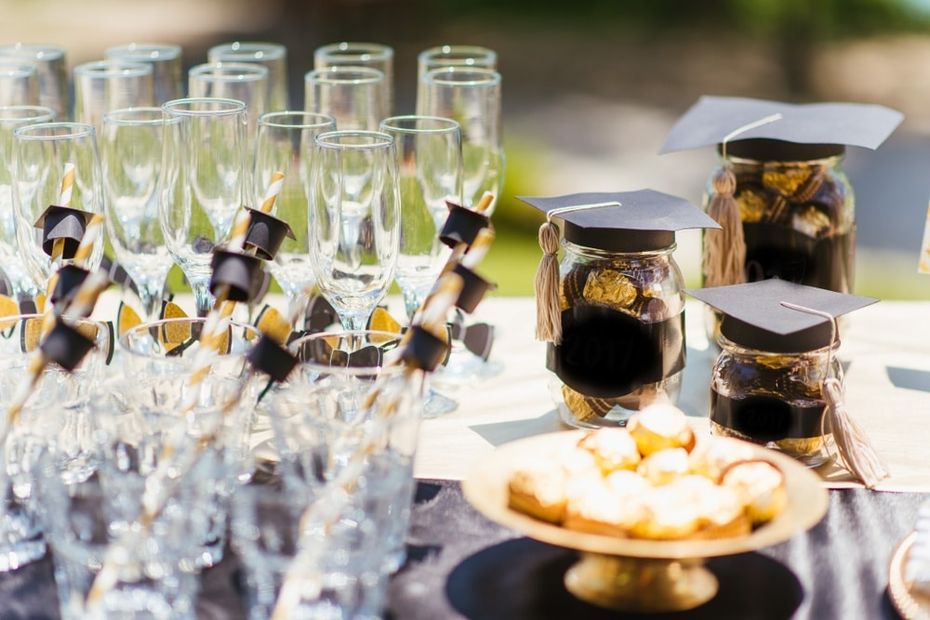 College graduation party favors