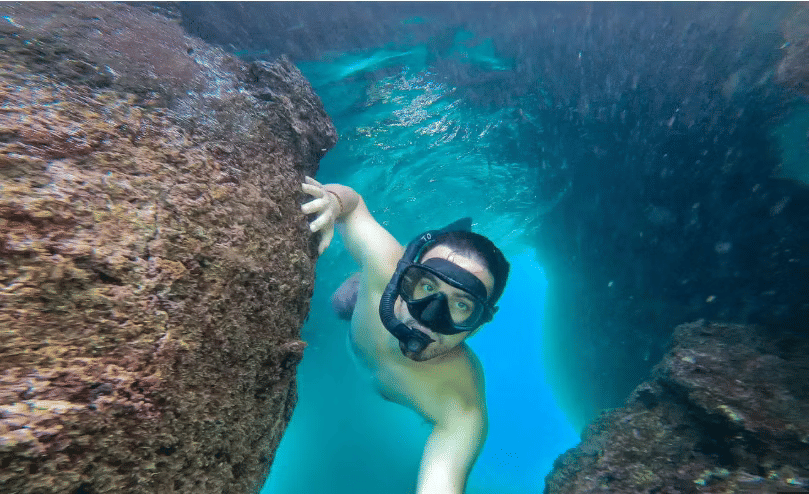Dive into Cabo Rosa's Stunning Galapagos Underwater Tunnels