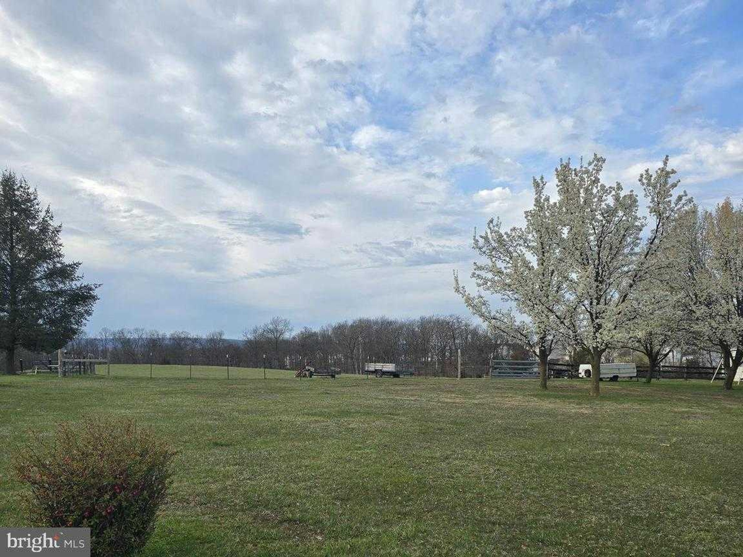 415 Near Bethels Way photo 3
