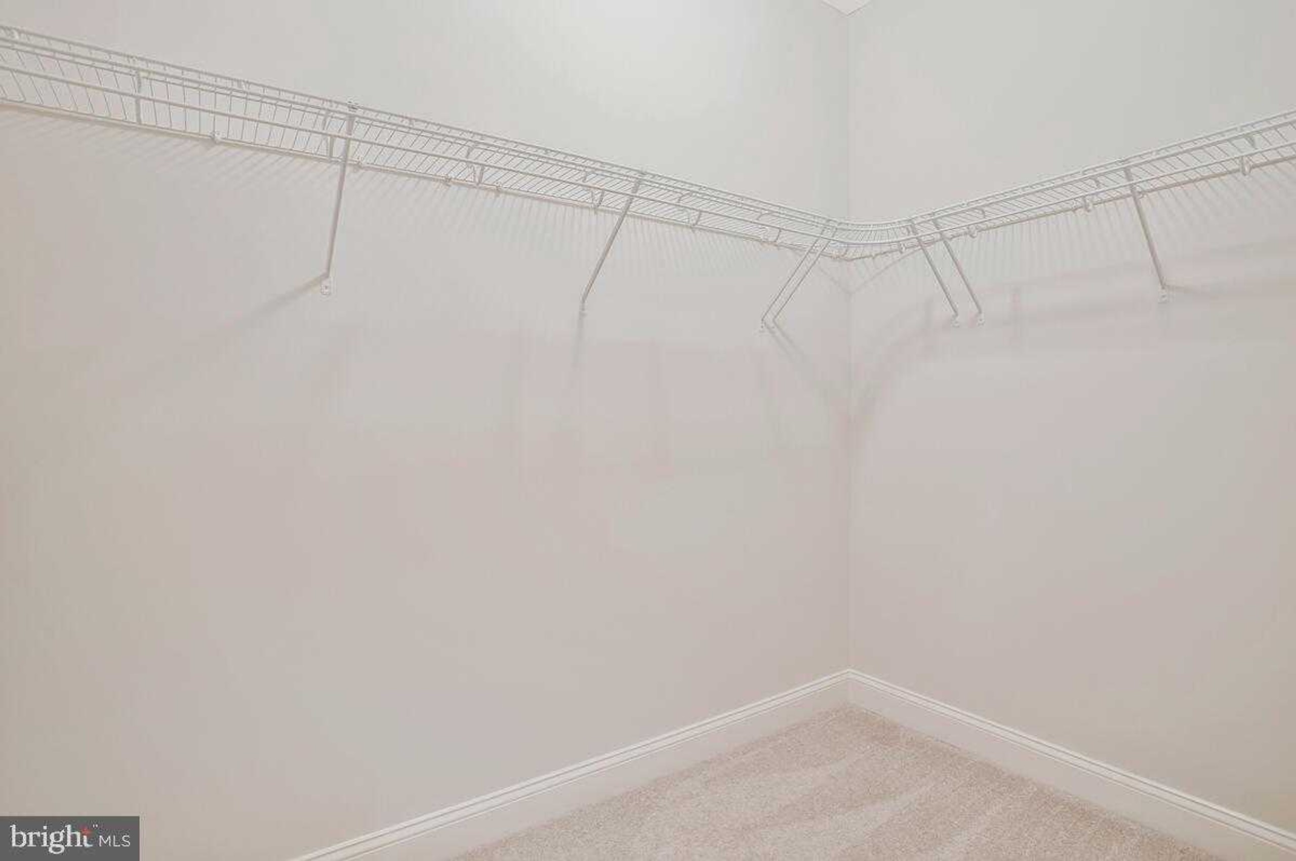 2550 Kensington Gdns Unit 205 photo 23