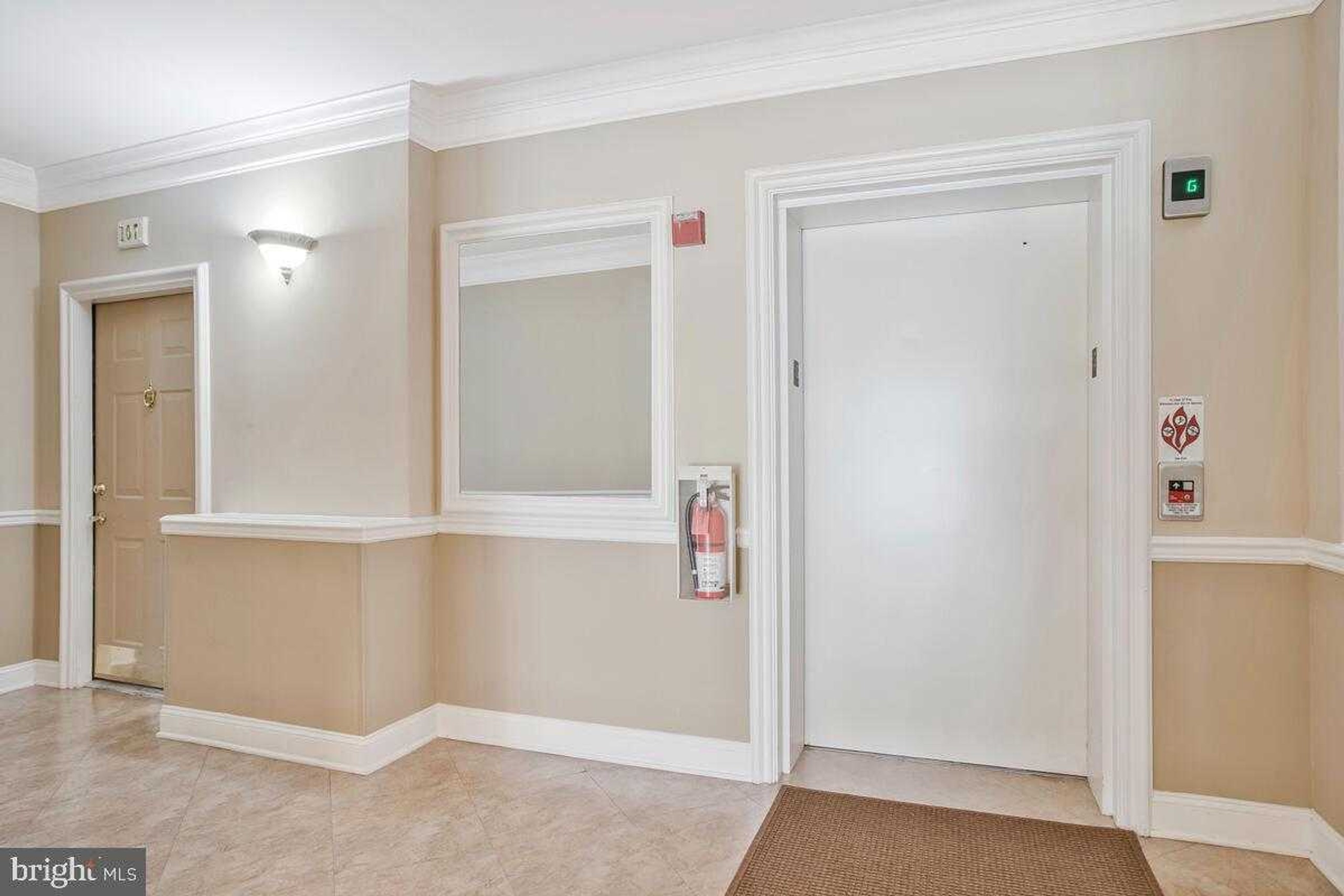 2550 Kensington Gdns Unit 205 photo 36