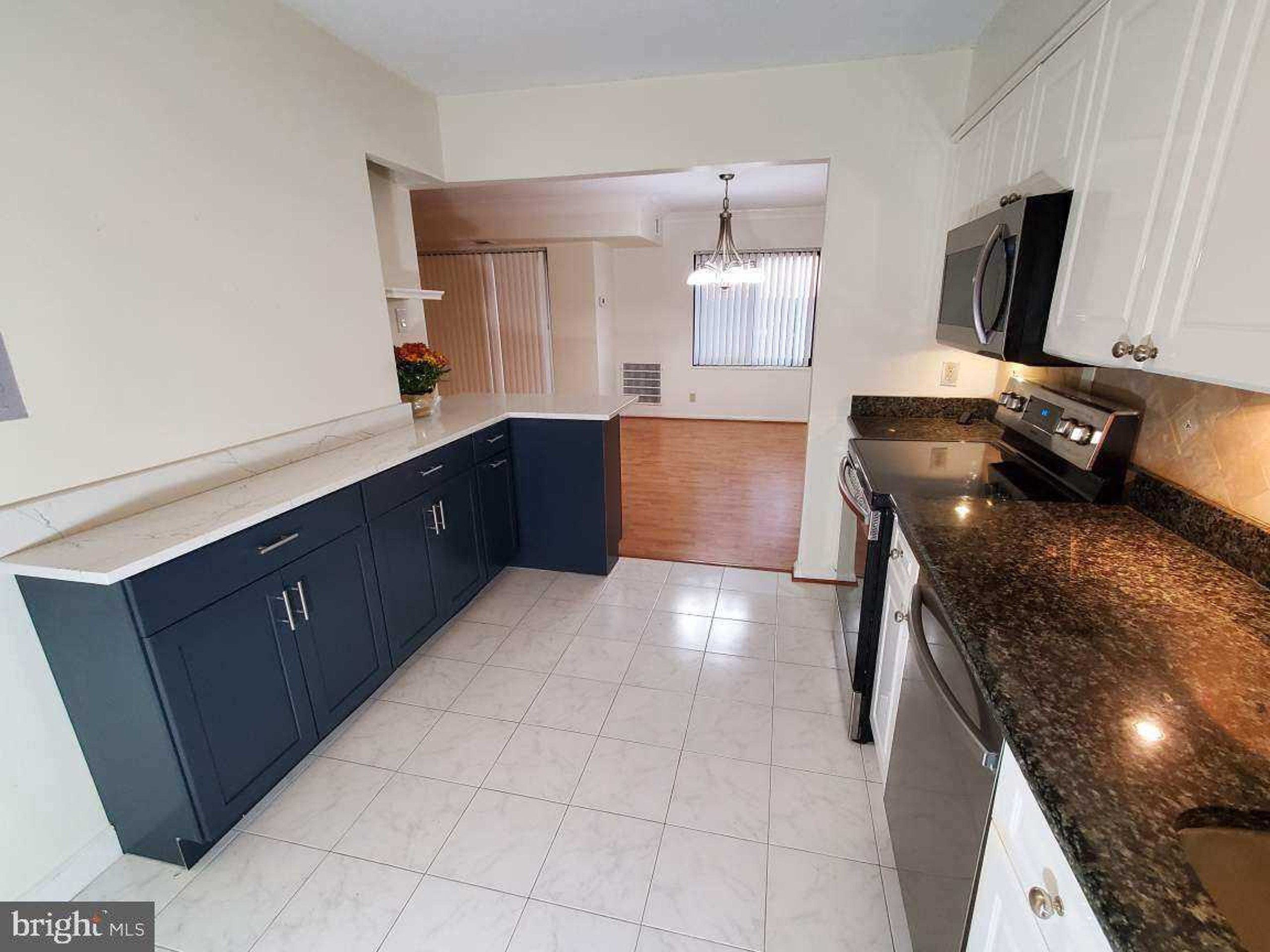 203 Yoakum Pkwy Apt 1807 photo 9